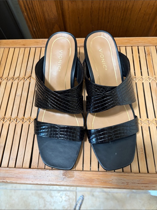 Vionic Shoes - 🚶‍♀️🖤Vionic Merlot Black Alligator Embossed Leather Dress Shoes Size 8 W